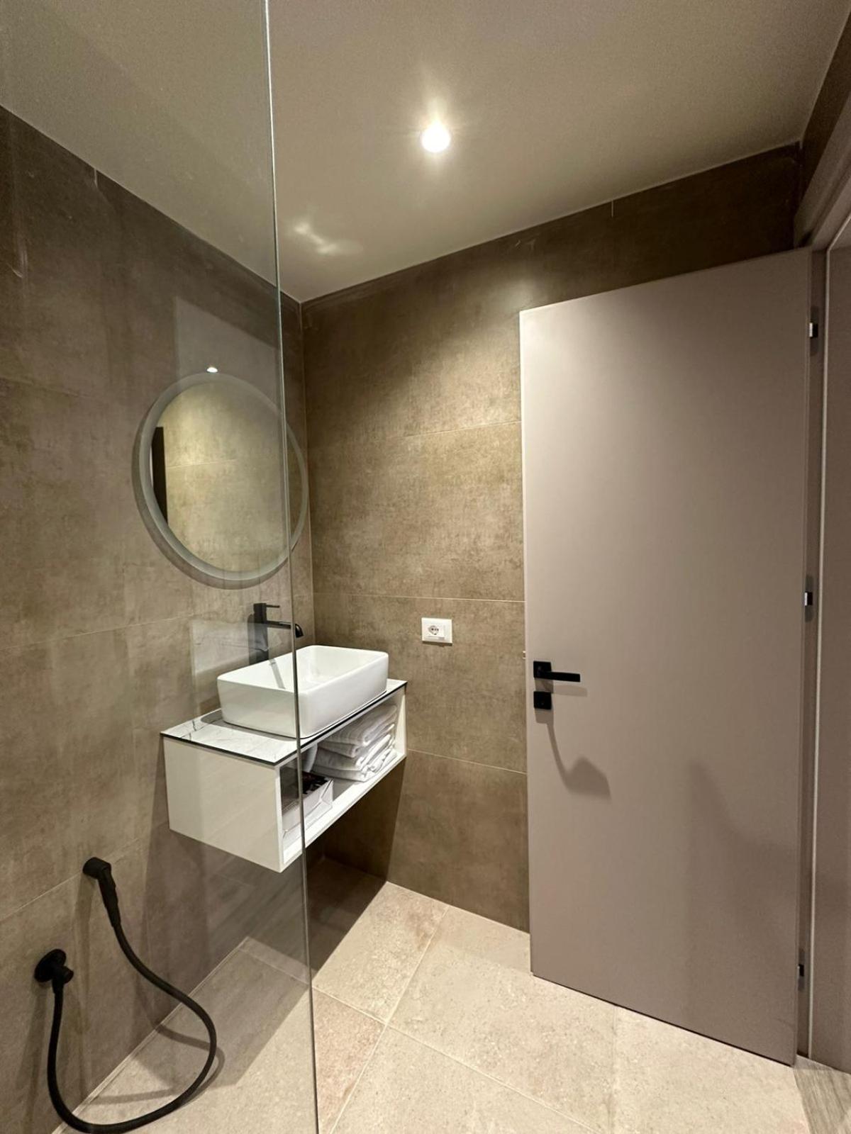 Oni Rooms Saranda מראה חיצוני תמונה